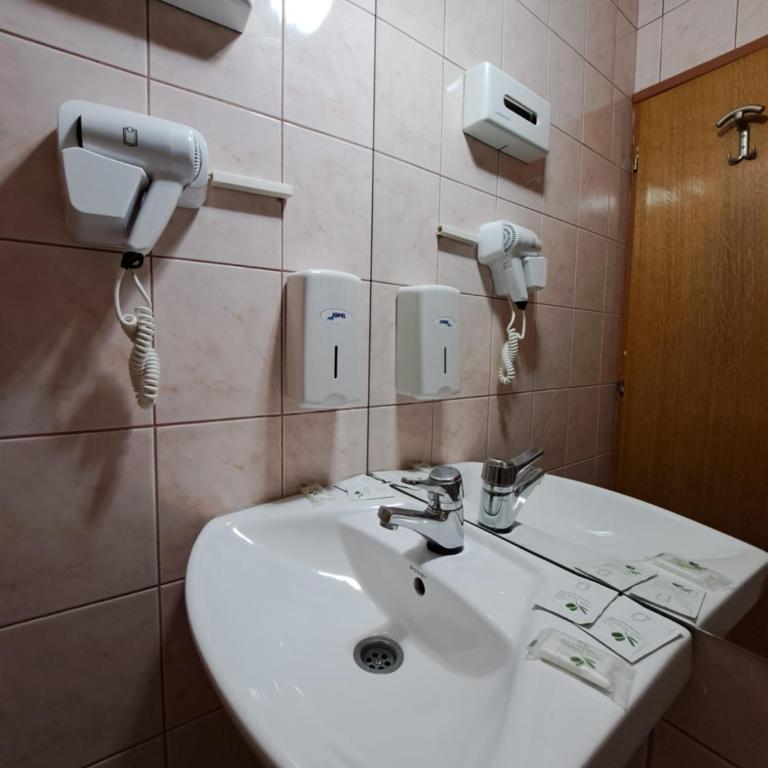 Hotel Marica - Deluks Trokrevetna Soba - 2