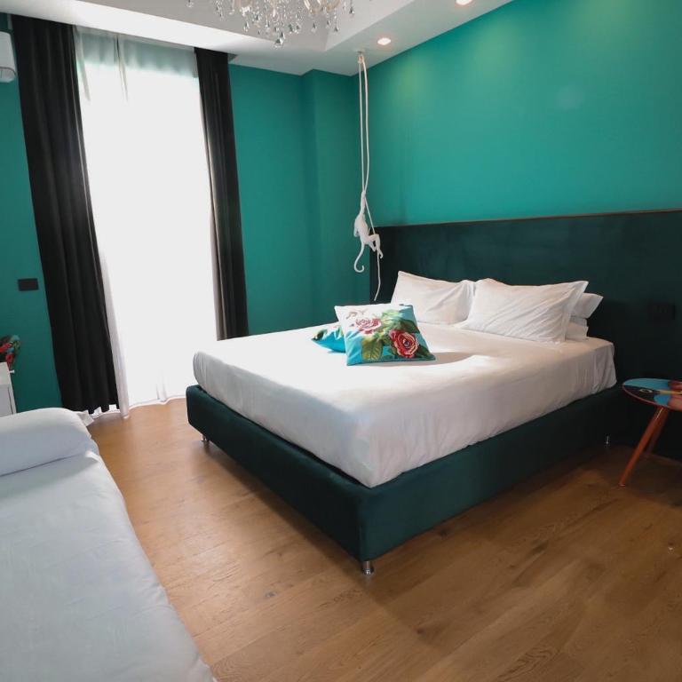 Aron Only Suites Bed and Breakfast - Suite King con Balcone - 3
