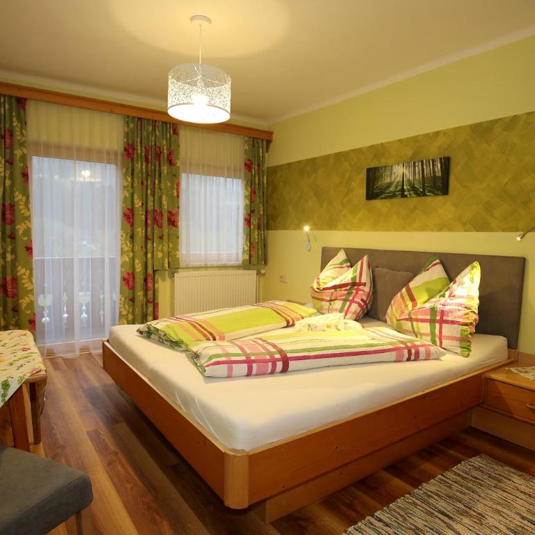 Haufhof-Pension am Bauernhof, Haus im Ennstal bei Schladming - Doppelzimmer mit Balkon - 3