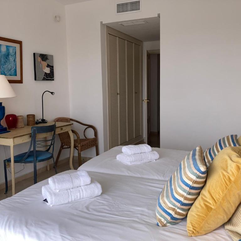 Apartamento Isla de Poniente Puerto Marina - Two-Bedroom Apartment - 9