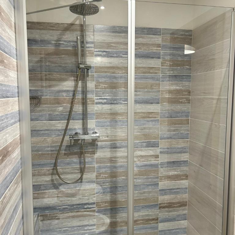 Residence Cima Tosa - Appartamento con 2 Camere da Letto (5 Adulti) - 11