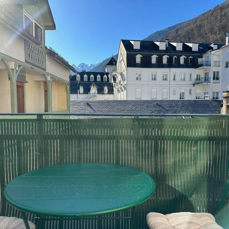 Sacaron24, T2 bis, centre Luchon, wifi, parking - Appartement 2 Chambres - 9