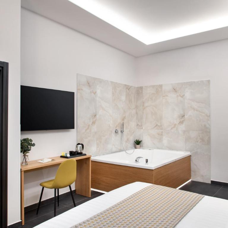 MAIN - Duomo - Suite Deluxe con Vasca Idromassaggio - 5