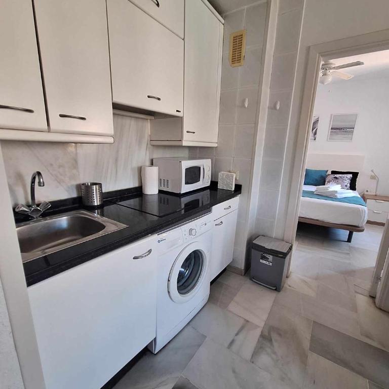Primera Linea del Mar - Acceso Directo Playa Carihuela -By Budha Apartments - Apartamento de 1 dormitorio - 32