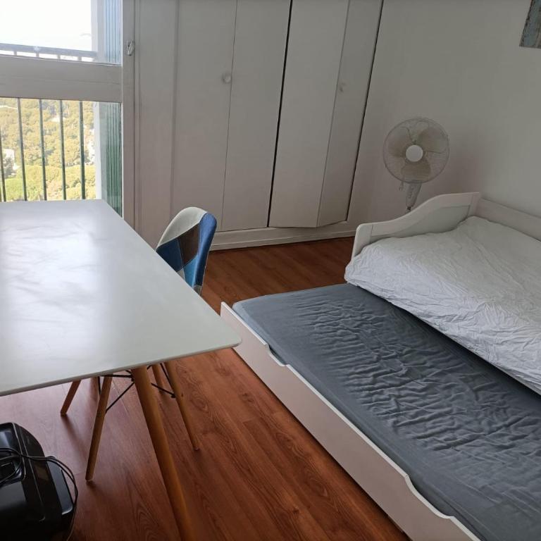 VUE MER et montagne dans parc du roy d'espagne, Up to 7 people - Apartment - 52