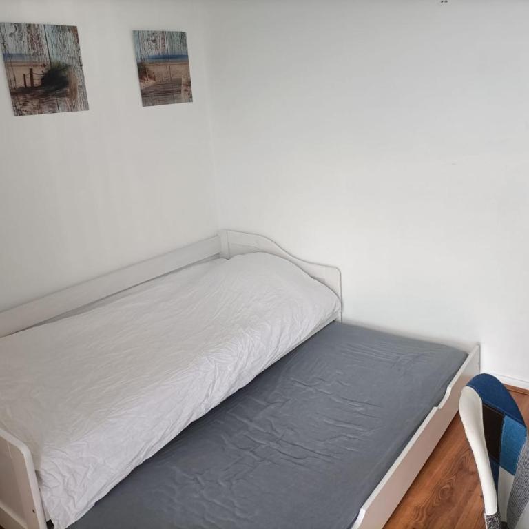 VUE MER et montagne dans parc du roy d'espagne, Up to 7 people - Apartment - 46
