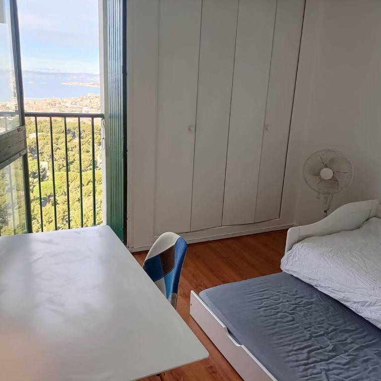 VUE MER et montagne dans parc du roy d'espagne, Up to 7 people - Apartment - 42