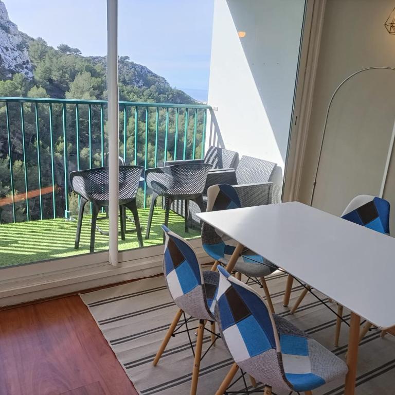 VUE MER et montagne dans parc du roy d'espagne, Up to 7 people - Apartment - 70