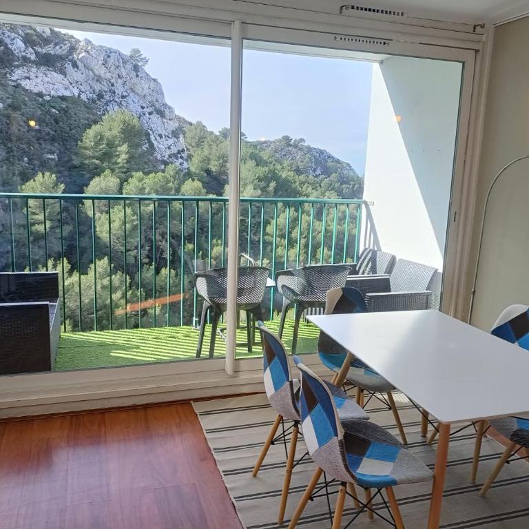 VUE MER et montagne dans parc du roy d'espagne, Up to 7 people - Apartment - 77