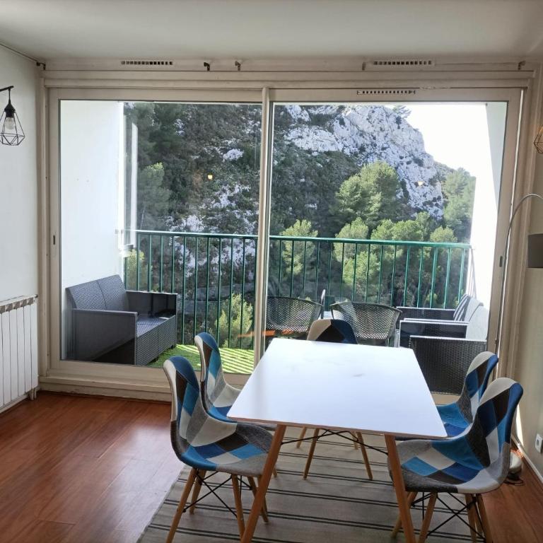 VUE MER et montagne dans parc du roy d'espagne, Up to 7 people - Apartment - 84