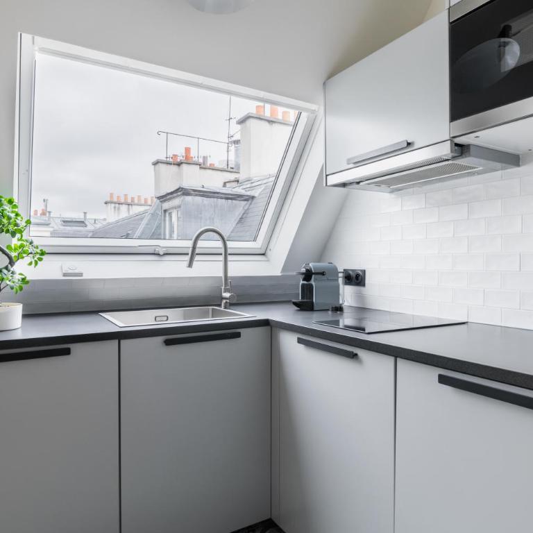 Brand New Luxury Flat in Champs Elysees - Triangle d'Or - One-Bedroom Apartment - 13