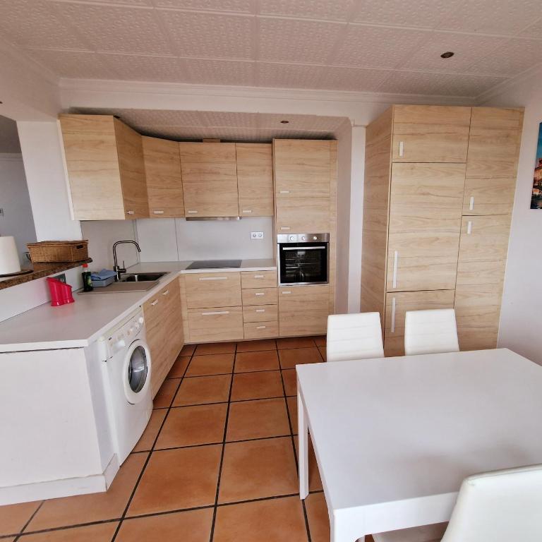Estepona playa - Two-Bedroom Apartment - 10