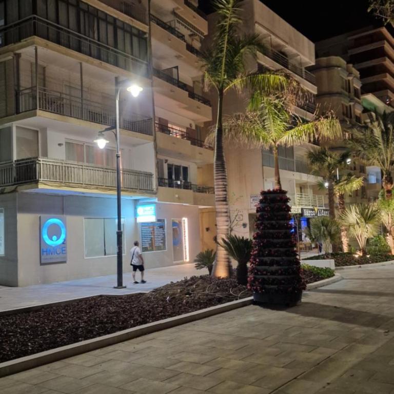 Estepona playa - Two-Bedroom Apartment - 24
