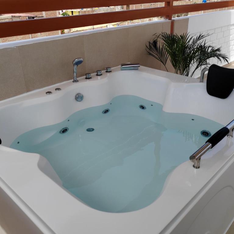 La Terraza Suite Chicama - Deluxe Double Room with Shower - 11