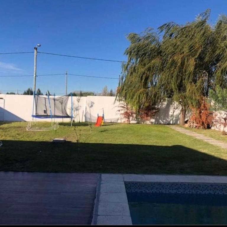 El Quincho Olavarria - Casa de 3 dormitorios - 1