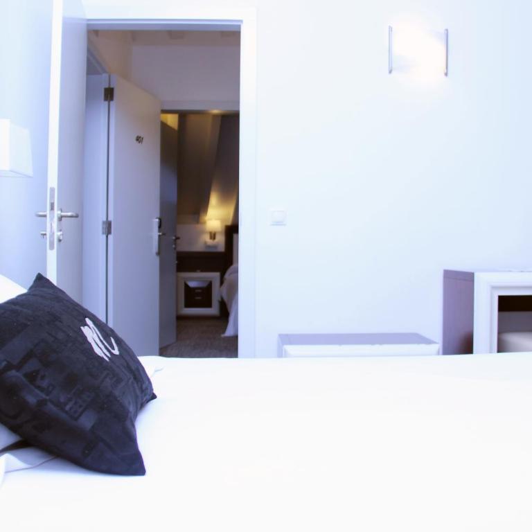 Hotel Montenegro Compostela - Habitación con 2 camas dobles (4 adultos) - 1