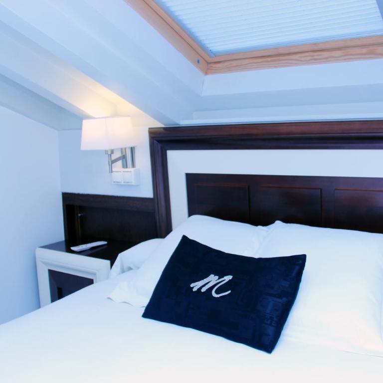 Hotel Montenegro Compostela - Habitación con 2 camas dobles (4 adultos) - 2