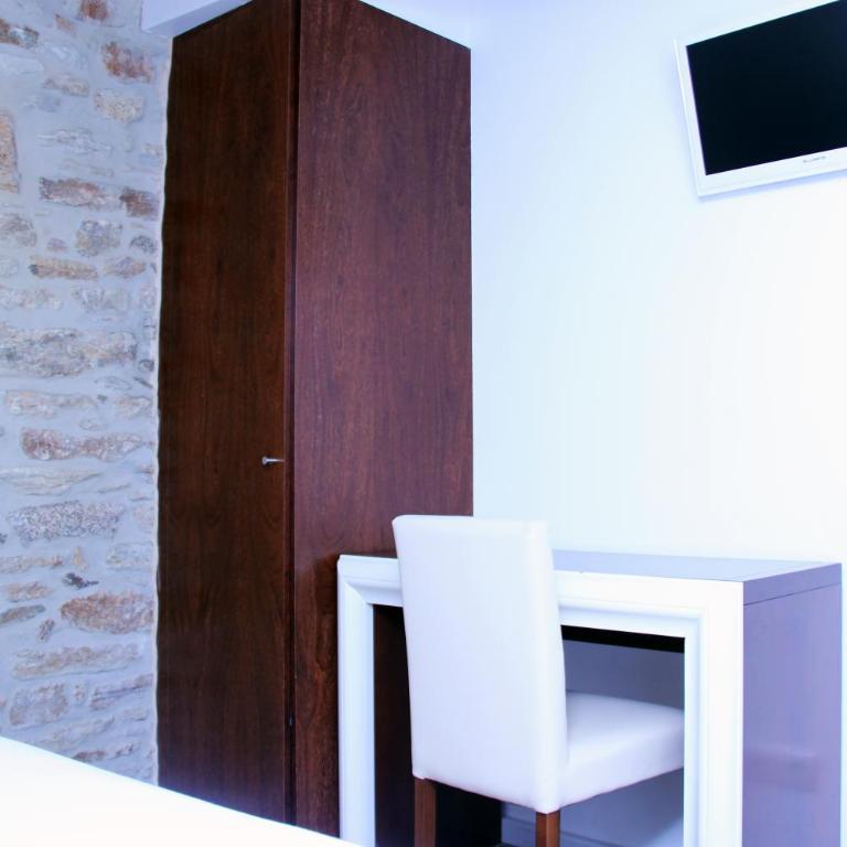 Hotel Montenegro Compostela - Habitación con 2 camas dobles (4 adultos) - 4