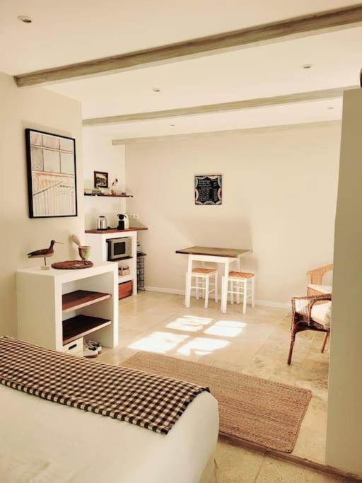 La maison blanche Intra-Muros Free parking - Suite - 13