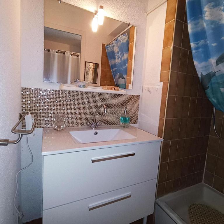 Studio cabine climatisé face plage avec parking à Sète - FR-1-338-539 - Apartamento - 20
