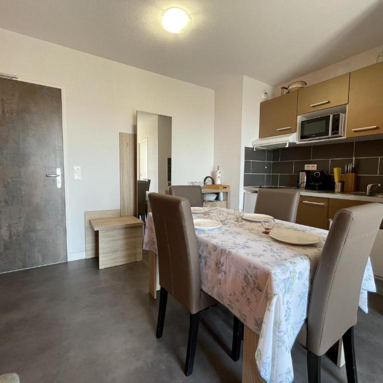 Appartement 2P à Sète avec Piscine, Clim, Parking et Proche Plages - FR-1-338-556 - Apartment - 11