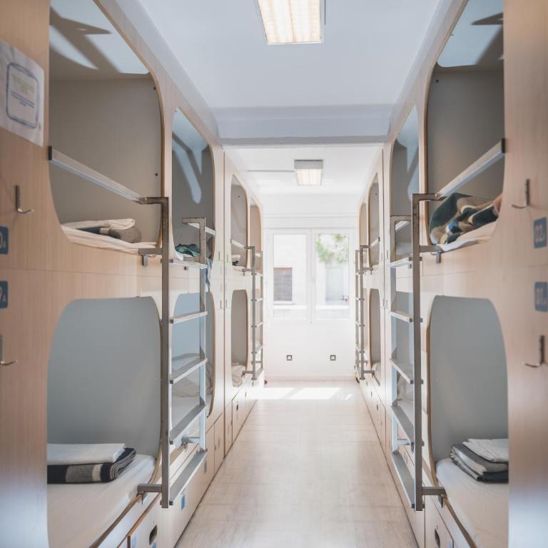 Rocket Hostels Gracia - Bed in 8-Bed Mixed Dormitory Room - 8