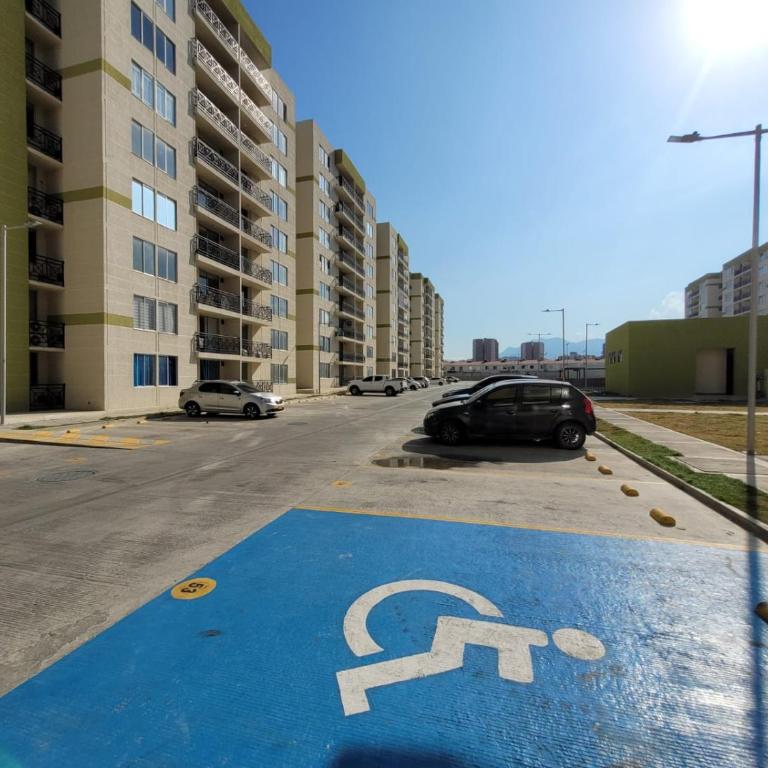 Bonito apartamento cerca a las playas y al centro - Three-Bedroom Apartment - 25