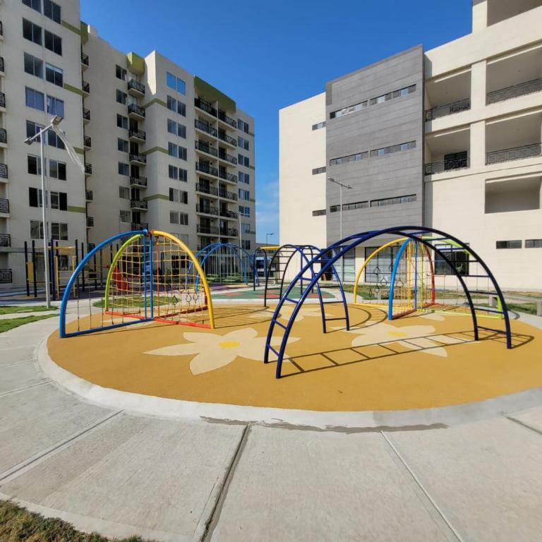 Bonito apartamento cerca a las playas y al centro - Three-Bedroom Apartment - 26
