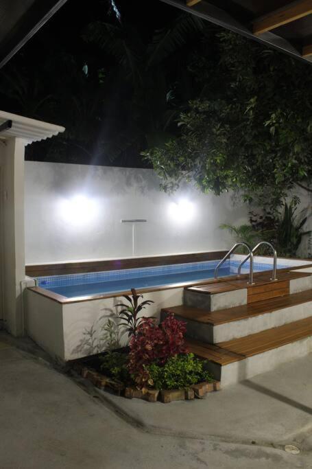 Espectacular Casa con Piscina, BBQ y Parqueadero - Casa de 3 dormitorios - 33