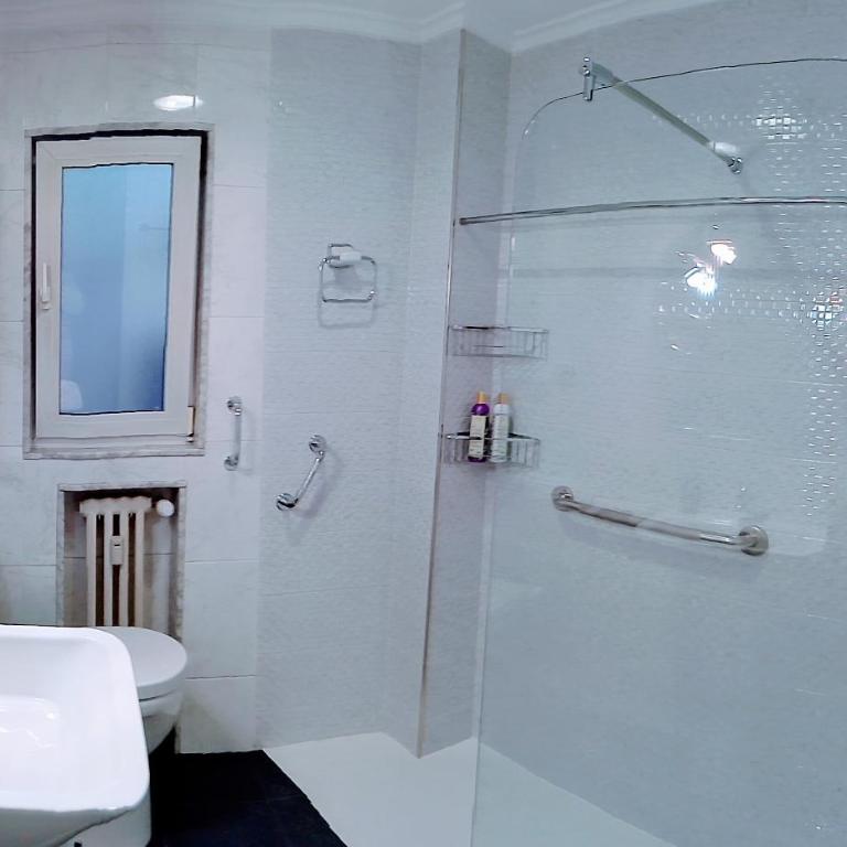 Acogedor apartamento a un paso de Gascona con WiFi y Netflix gratis by M&N's House - Three-Bedroom Apartment - 22