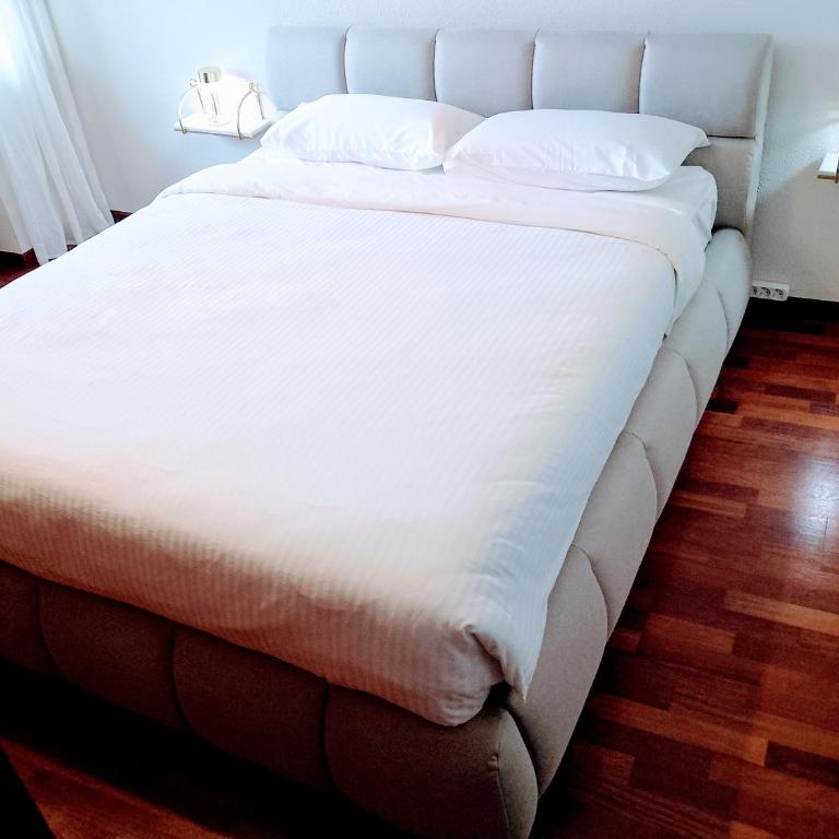 Acogedor apartamento a un paso de Gascona con WiFi y Netflix gratis by M&N's House - Three-Bedroom Apartment - 7