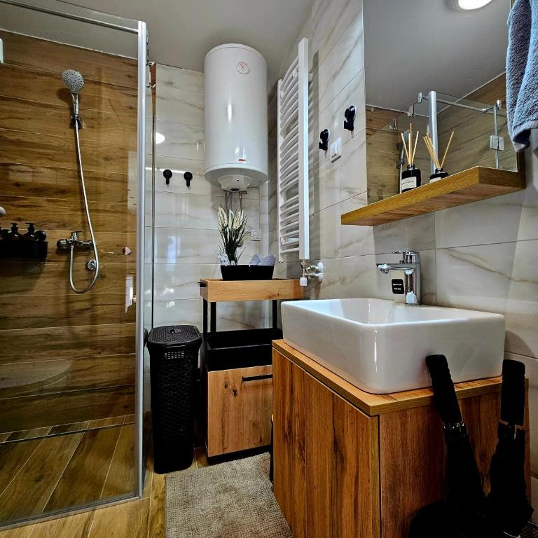 Borovi Deluxe Suite - Apartman sa 2 Spavaće Sobe - 19
