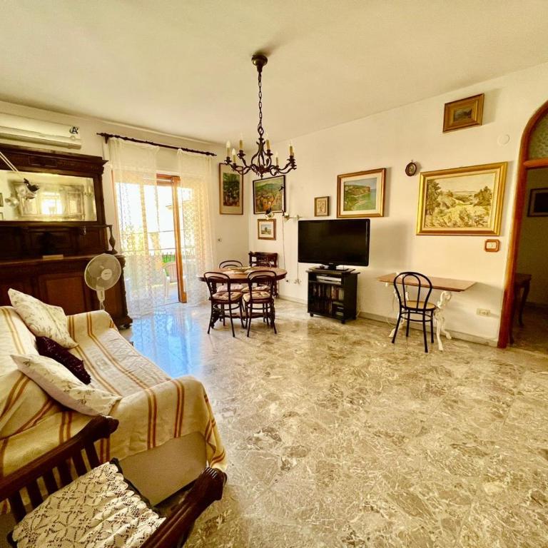 Casa Relax nel centro storico con posto auto - Appartamento con 2 Camere da Letto - 2