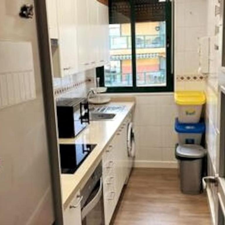 Love Rent4 Málaga Bajondillo Playa, Piscina & Parking - Two-Bedroom Apartment - 12