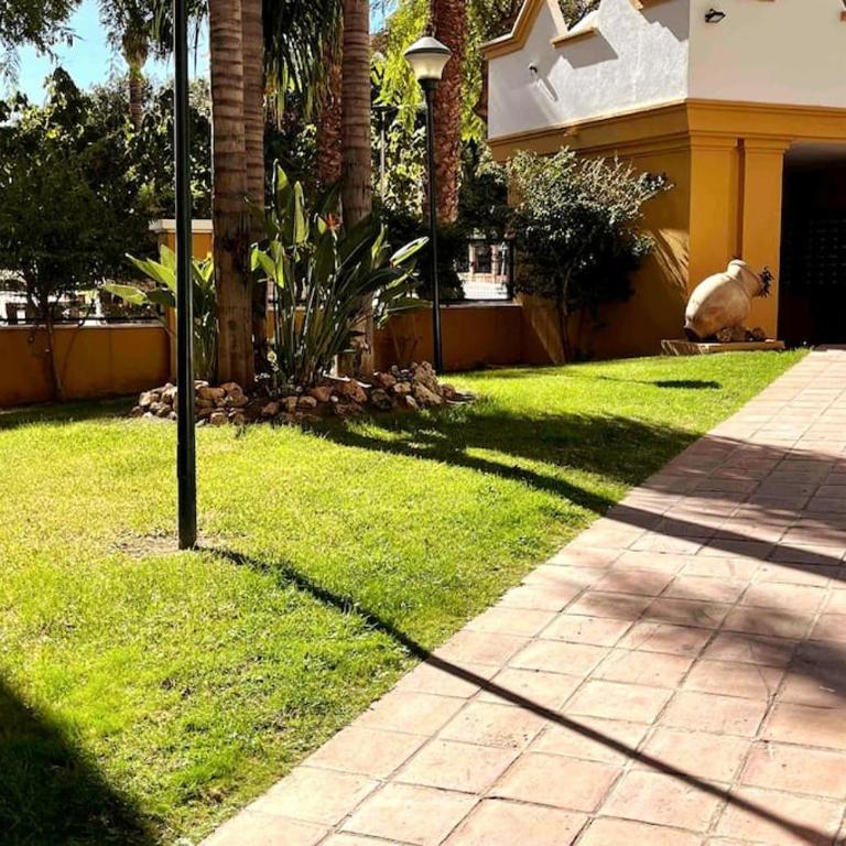 Love Rent4 Málaga Bajondillo Playa, Piscina & Parking - Two-Bedroom Apartment - 35