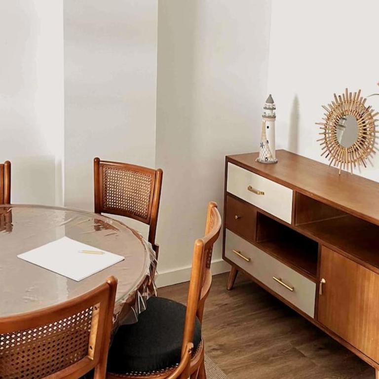 Love Rent4 Málaga Bajondillo Playa, Piscina & Parking - Two-Bedroom Apartment - 9