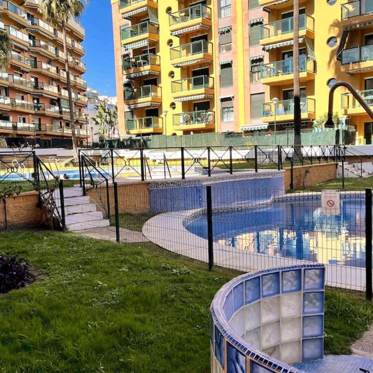 Love Rent4 Málaga Bajondillo Playa, Piscina & Parking - Two-Bedroom Apartment - 41