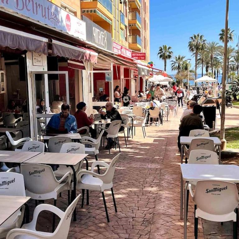 Love Rent4 Málaga Bajondillo Playa, Piscina & Parking - Two-Bedroom Apartment - 54