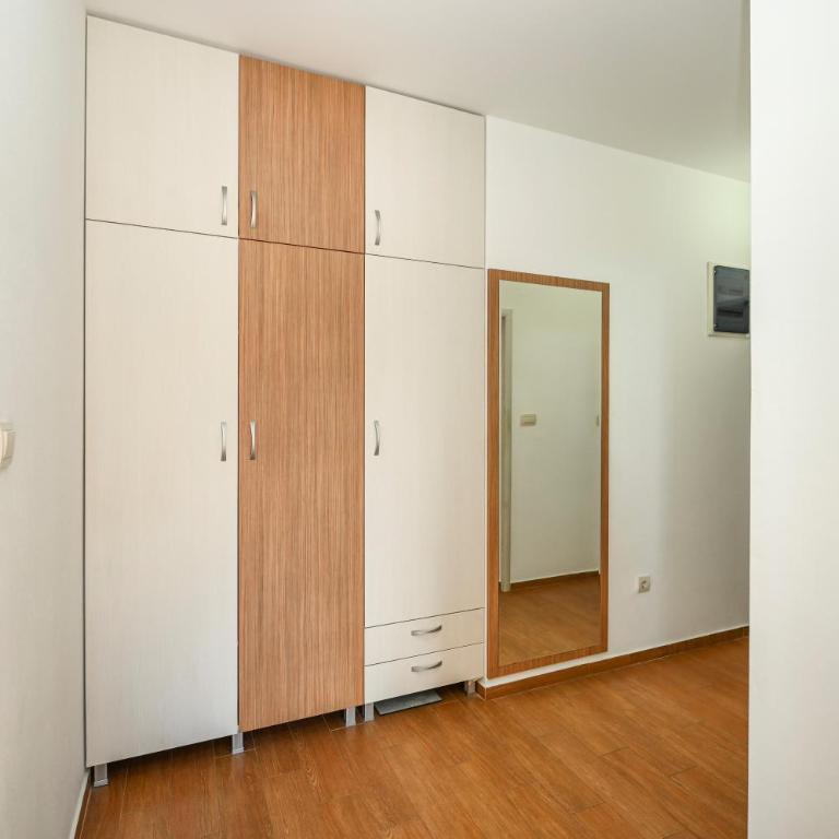 Villa Lux Rajović - Apartman s 1 Spavaćom Sobom, Balkonom i Pogledom na More - 5