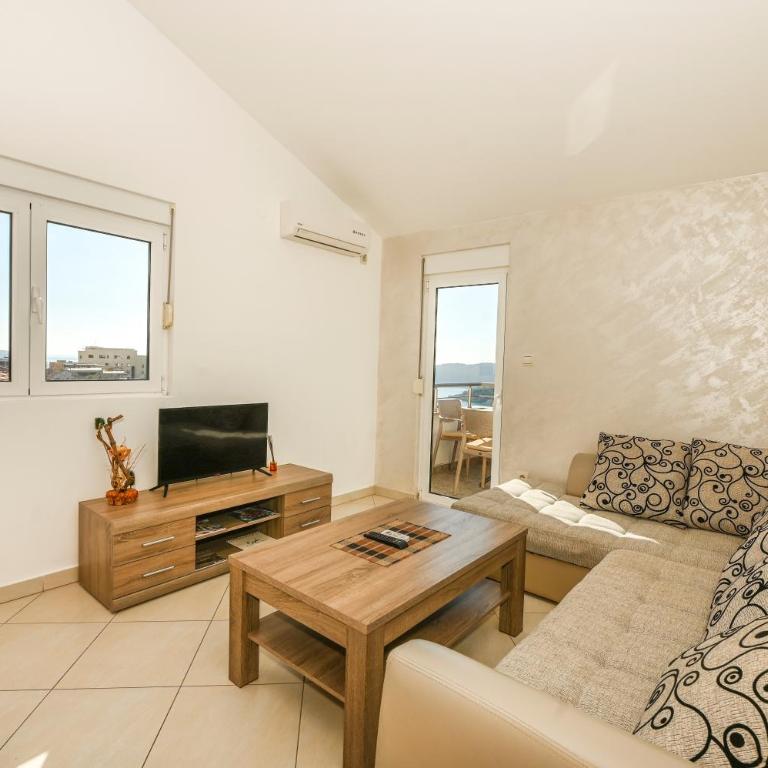 Villa Lux Rajović - Apartman s 1 Spavaćom Sobom, Balkonom i Pogledom na More - 2