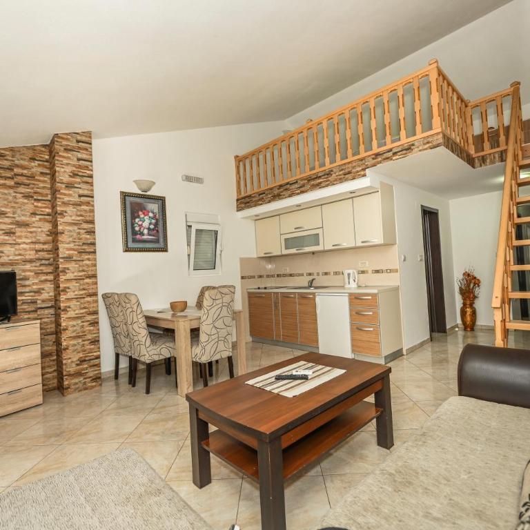 Villa Lux Rajović - Dupleks Apartman s 2 Spavaće Sobe i Balkonom s Pogledom na More - 2