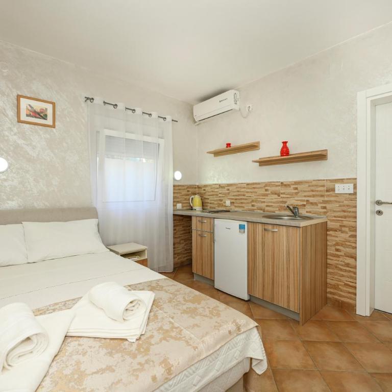 Villa Lux Rajović - Studio sa Bračnim Krevetom (King-size) - 1