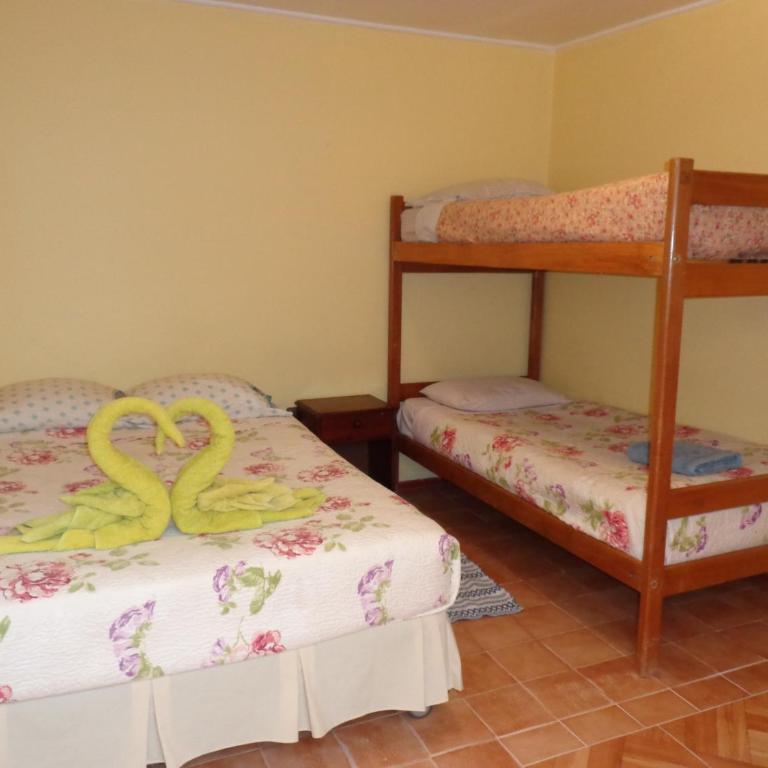 Hostal Restaurant Chiloe - Habitación Cuádruple con baño compartido - 1