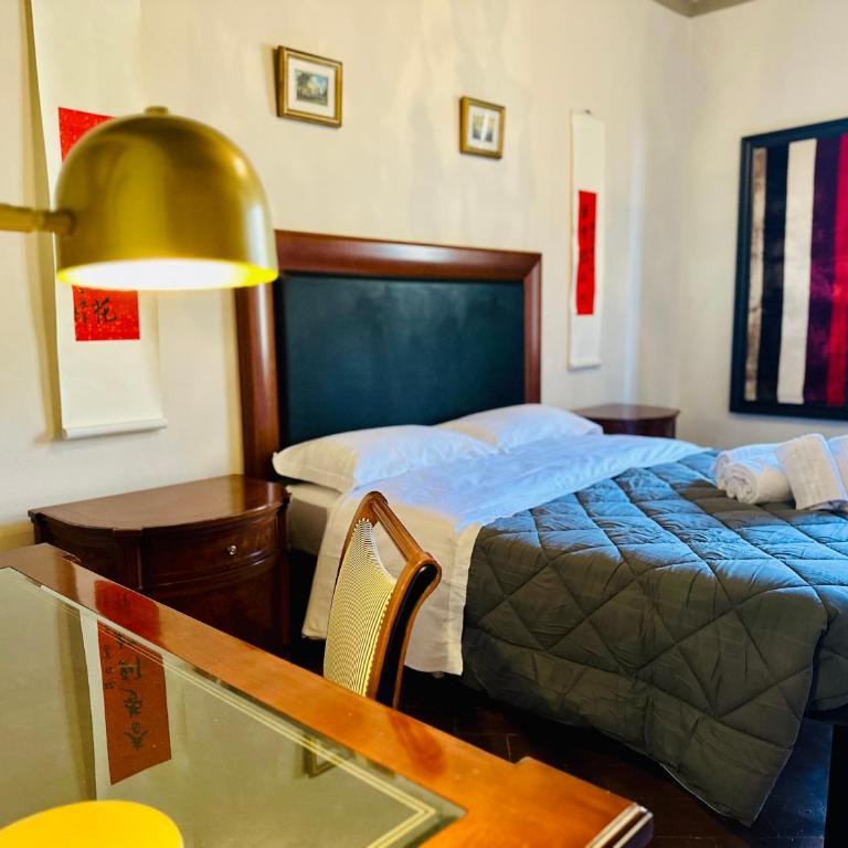 Domus An- Two Bedrooms Apartment -Antique and Historical Home - Two-Bedroom Apartment - 19