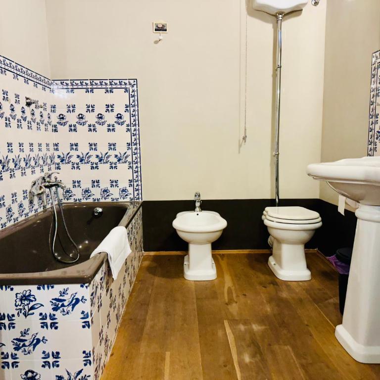 Domus An- Two Bedrooms Apartment -Antique and Historical Home - Two-Bedroom Apartment - 17
