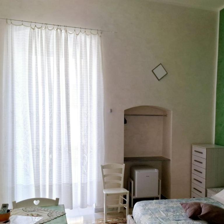 Donatella Bed and Breakfast - Ampia Camera Matrimoniale - 12