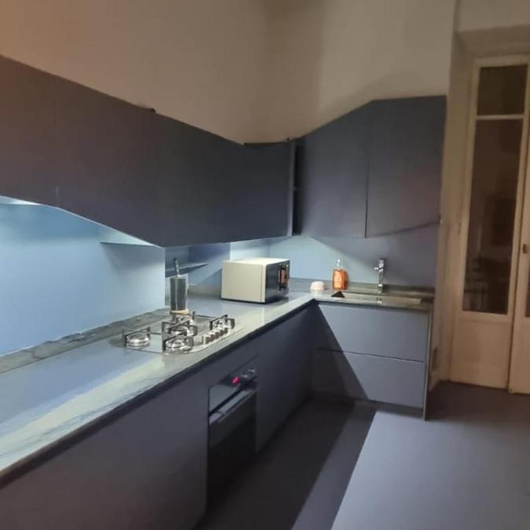 Family Hostel Milano - Camera Tripla con Bagno in Comune - 12