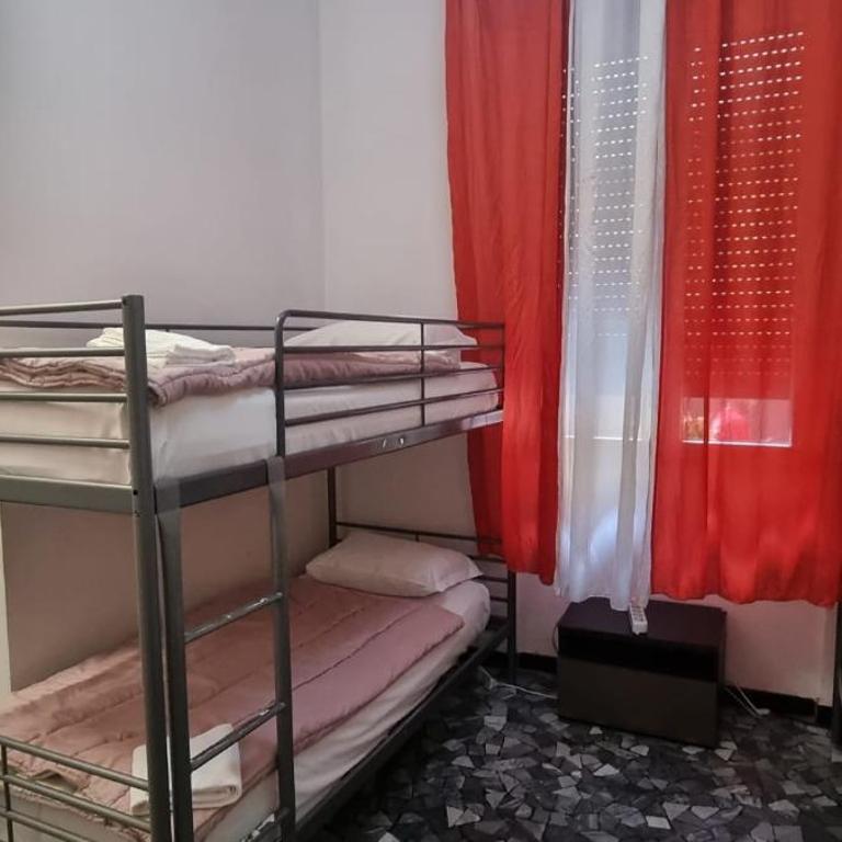 Family Hostel Milano - Camera Tripla con Bagno in Comune - 16