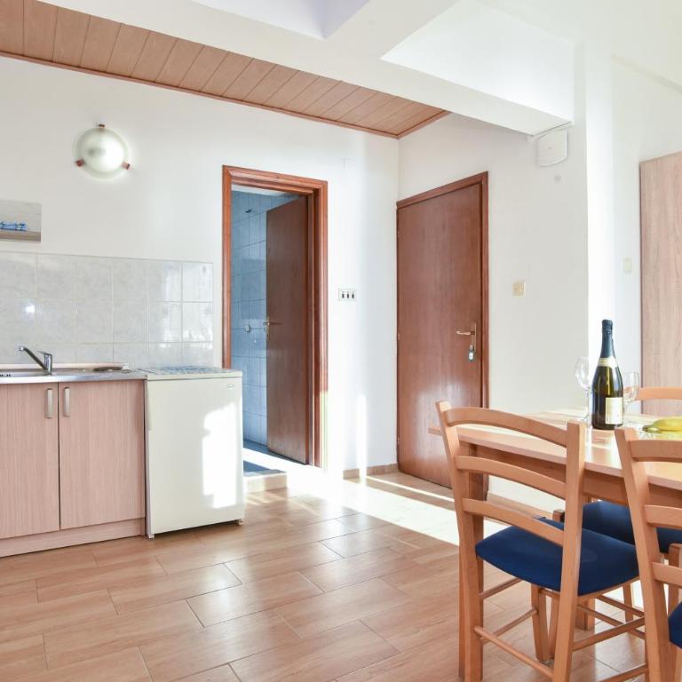 Apartments Milos Kaladjurdjevic - Studio Apartment with Sea View - 19