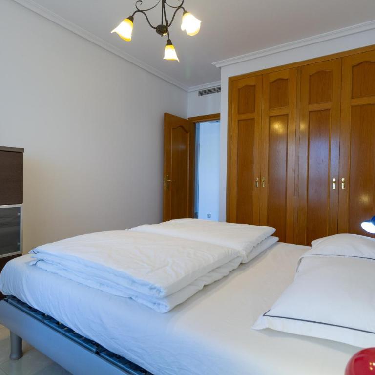 Amazing apartments in the modern Coruña building, near the beach, pool & garage - One-Bedroom Apartment - 3